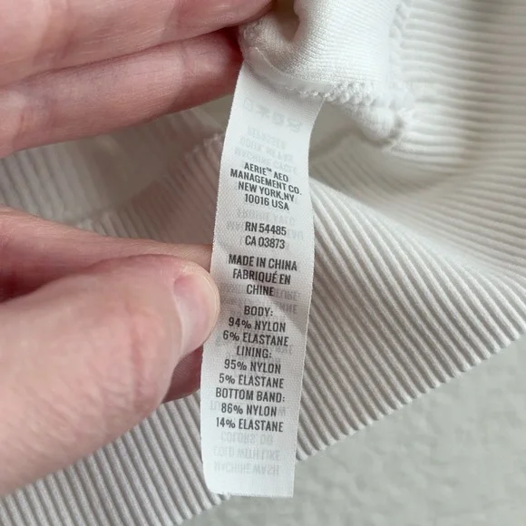 Aerie White Short Sleeve Crop Top w/ Gold Circle - Picture 4 of 6